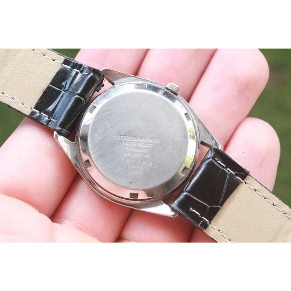 Vintage 1988 Citizen Automatic Mens Silver Watch W/daydate & Gold accents - Picture 4 of 6